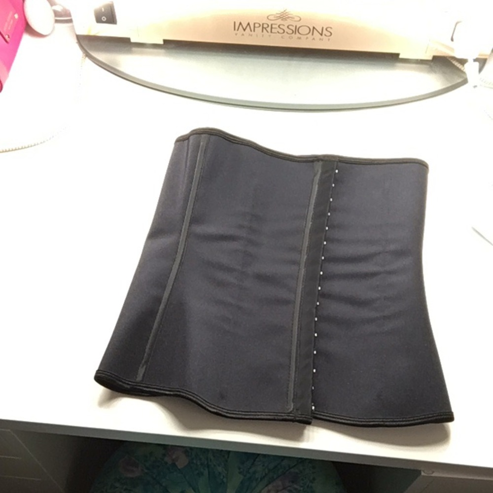 Waist trainer